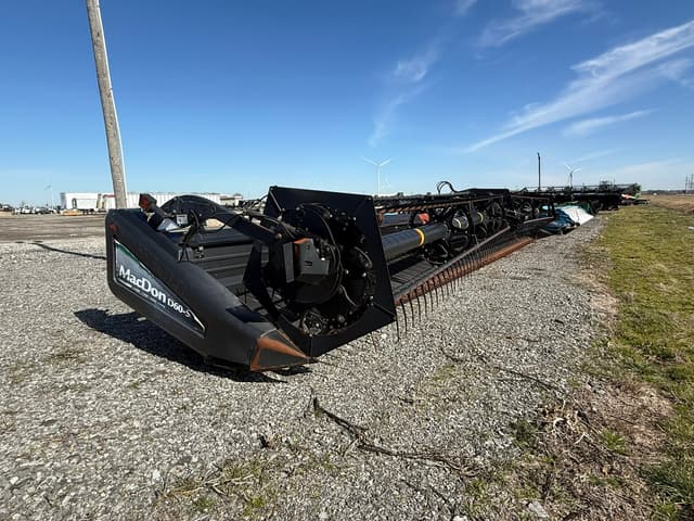 Image of MacDon D60 equipment image 2