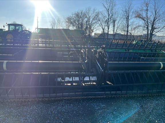 2009 MacDon FD140 Equipment Image0