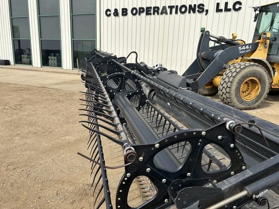 Image of MacDon FD70-35 equipment image 4