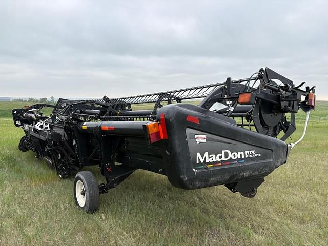 Image of MacDon FD70 equipment image 2