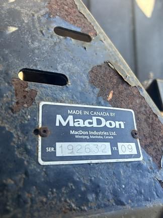 Image of MacDon FD70 equipment image 3