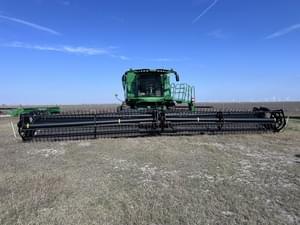 2009 MacDon FD70 Image