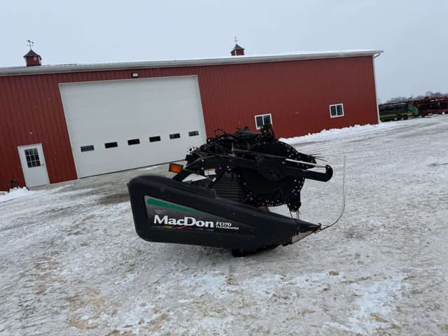 Image of MacDon FD70 equipment image 3