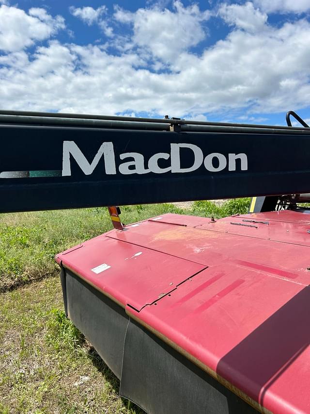 Image of MacDon R80 equipment image 4