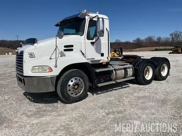 Main image Mack CX613