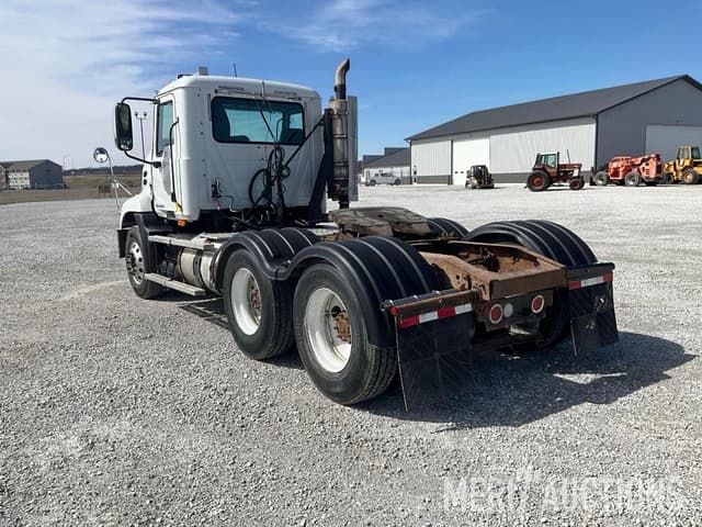 Image of Mack CX613 equipment image 2