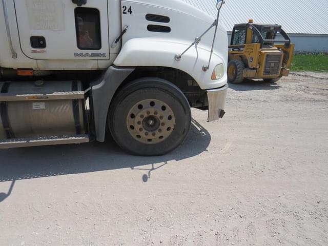 Image of Mack CXU600 equipment image 2