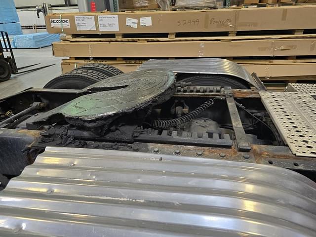 Image of Mack Pinnacle CXU613 equipment image 4