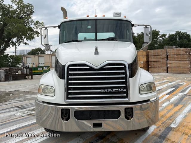 Image of Mack CXU613 equipment image 1