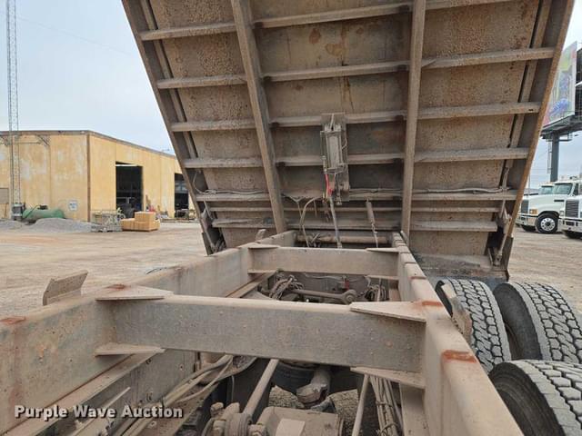 Image of Mack Granite equipment image 4