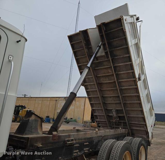 Image of Mack Granite equipment image 1