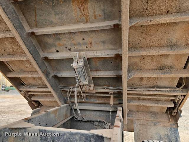 Image of Mack Granite equipment image 3