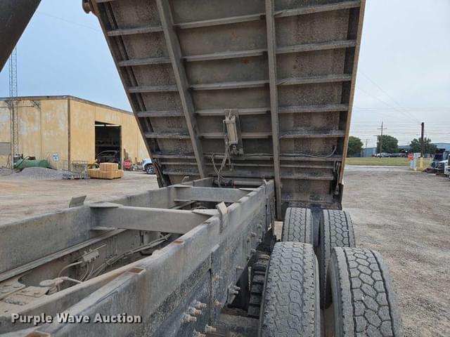 Image of Mack Granite equipment image 4