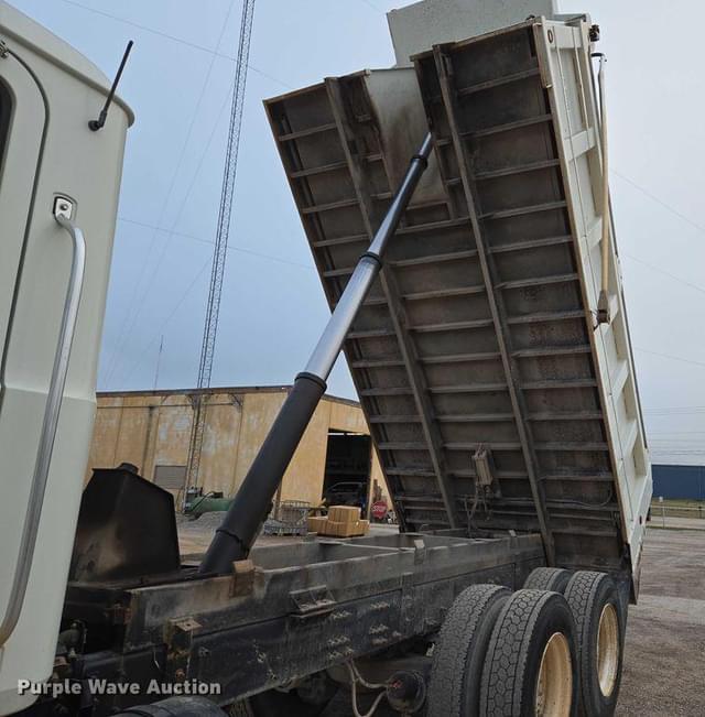 Image of Mack Granite equipment image 1
