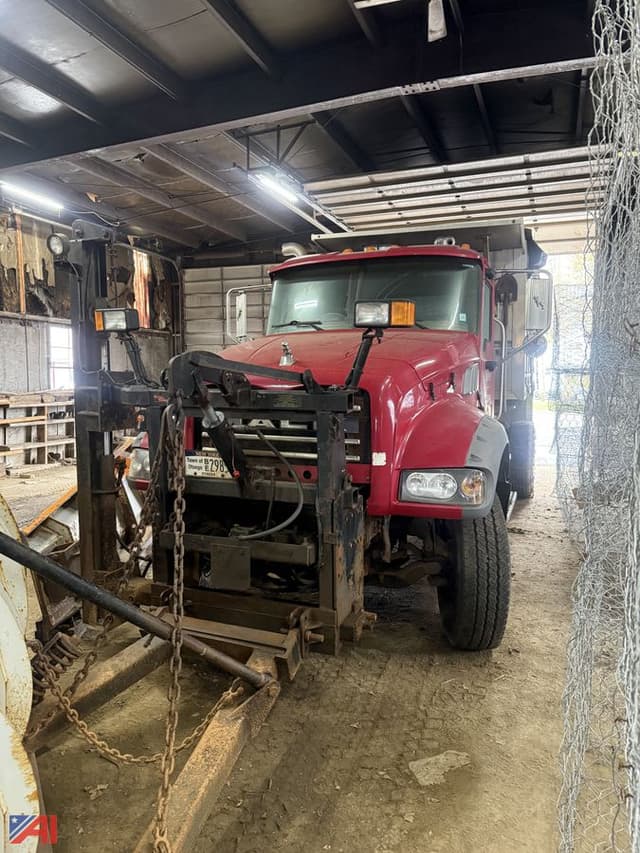 Image of Mack GU712 equipment image 1