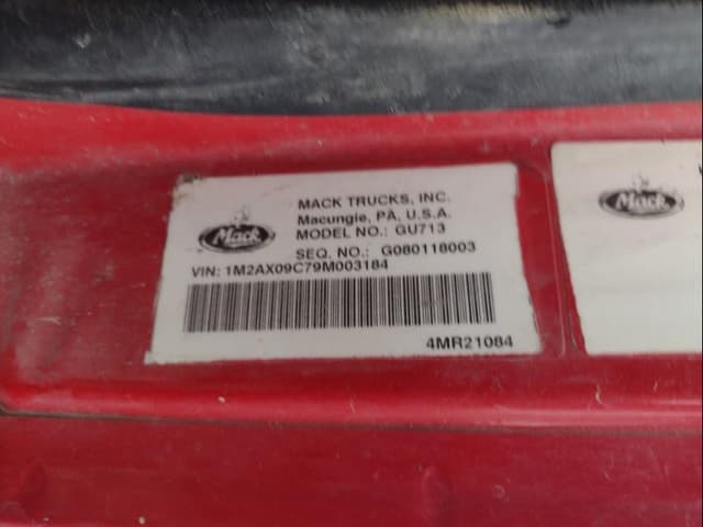 Image of Mack Granite GU713 equipment image 4