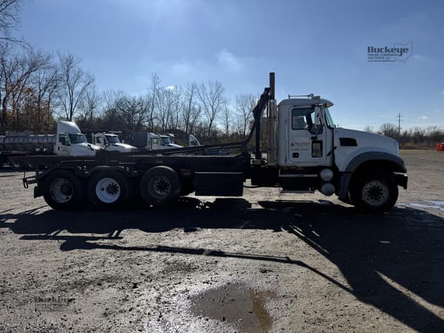 Image of Mack Granite GU713 equipment image 4