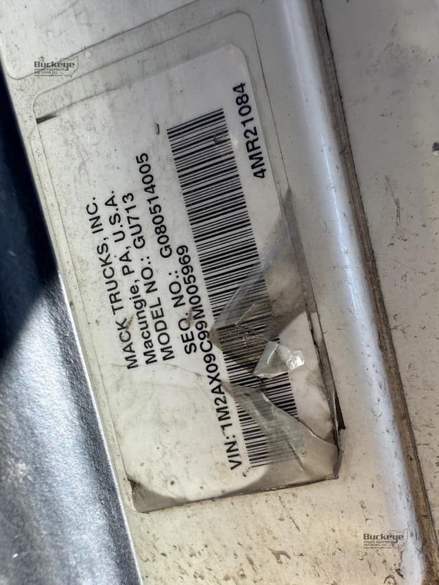 Image of Mack Granite GU713 equipment image 1