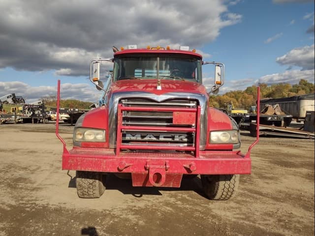 Image of Mack Granite GU713 equipment image 1