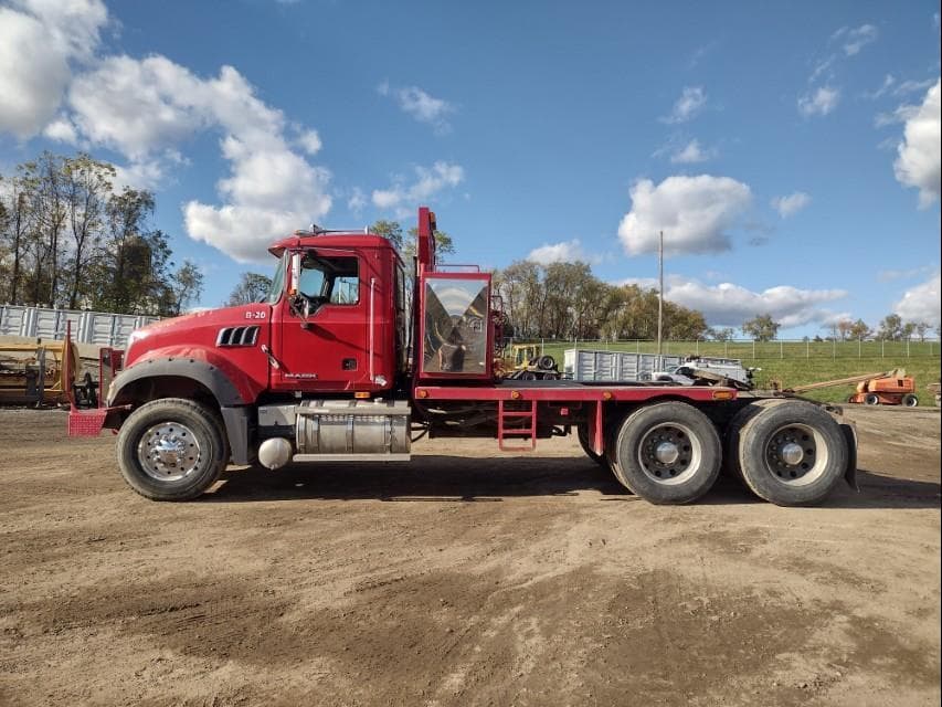 Image of Mack Granite GU713 Primary image