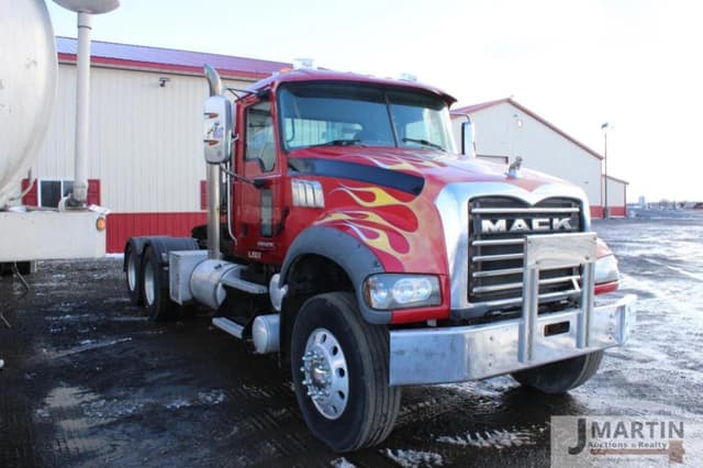Image of Mack Granite equipment image 1