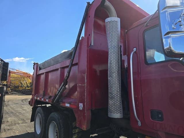 Image of Mack GU713 equipment image 2