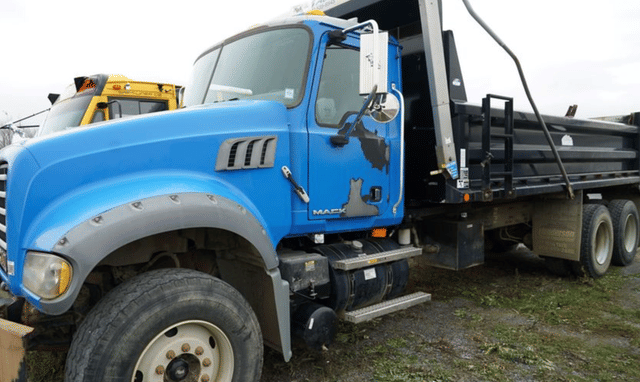 Image of Mack GU713 equipment image 1