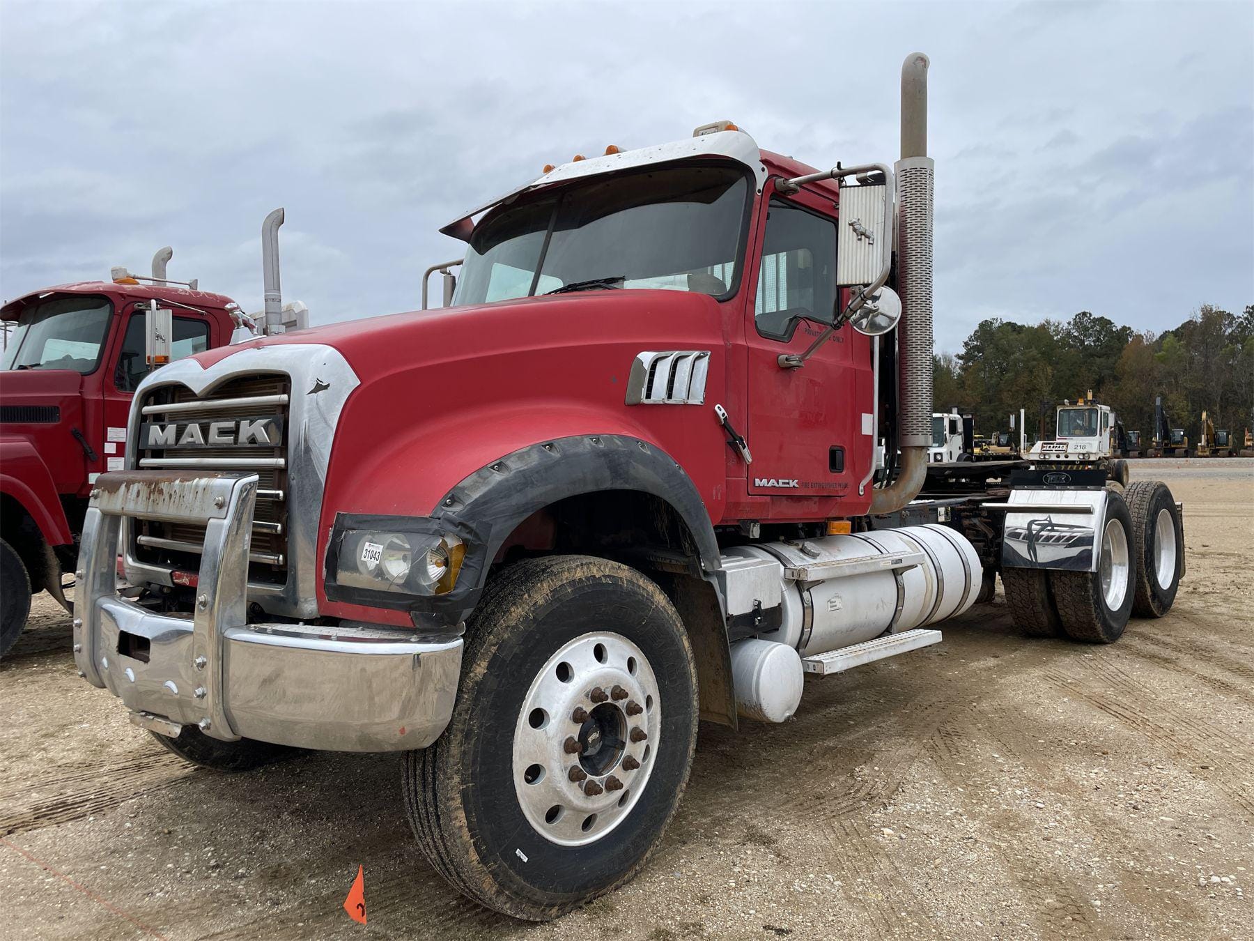 Main image Mack GU713