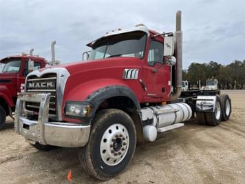 Main image Mack GU713