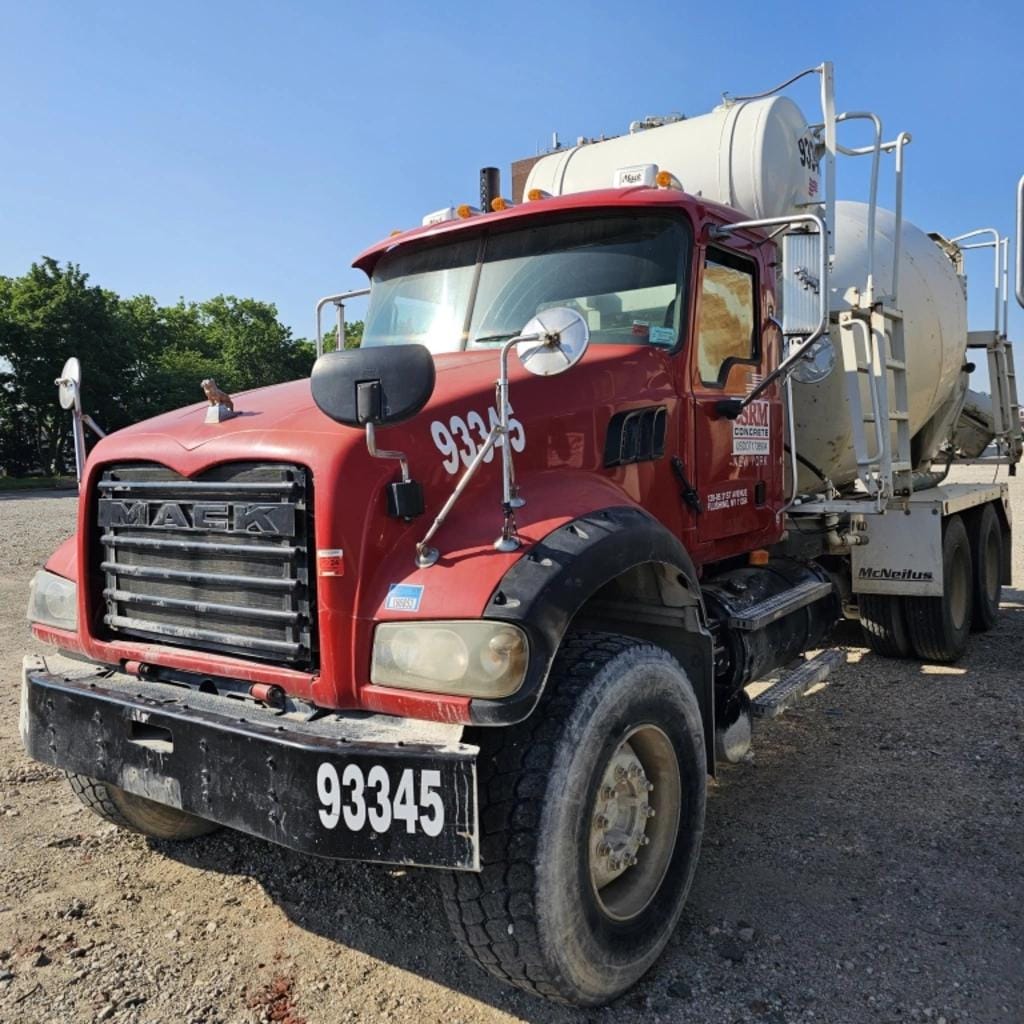 Main image Mack GU713