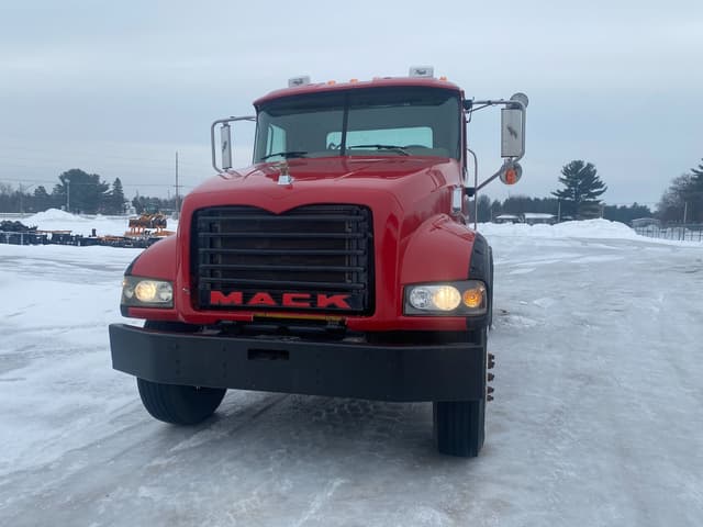 Image of Mack GU713 equipment image 1