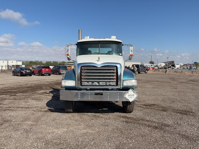 Image of Mack GU713 equipment image 1