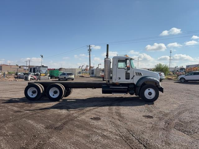 Image of Mack GU713 equipment image 3
