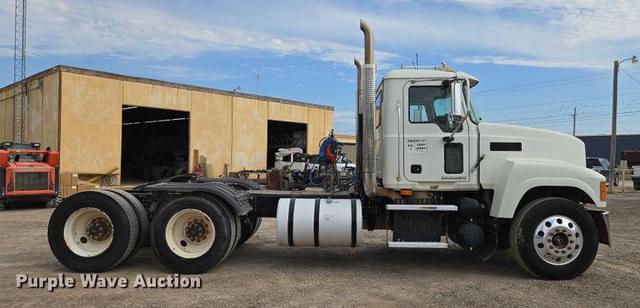 Image of Mack Pinnacle CHU613 equipment image 3