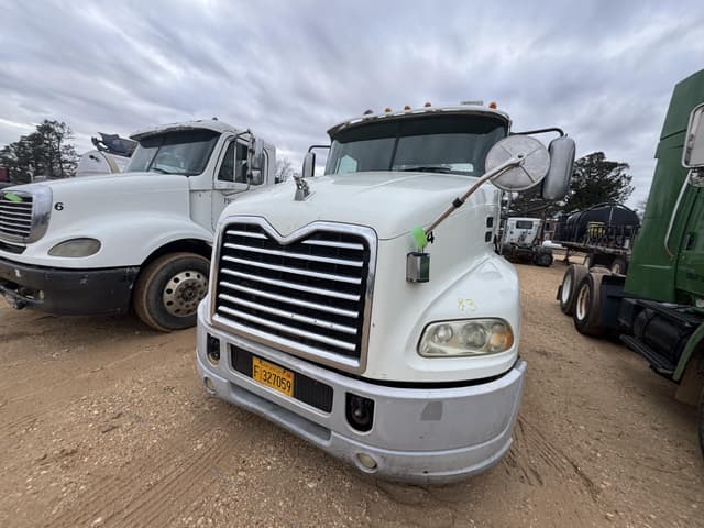 Image of Mack Pinnacle CXU613 equipment image 2