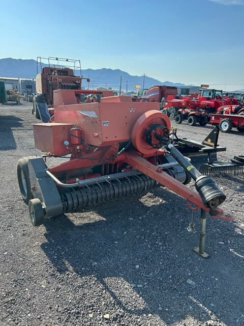 Image of Massey Ferguson 1839 equipment image 1