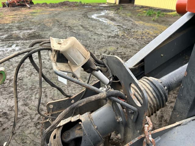 Image of Massey Ferguson 2170 equipment image 4