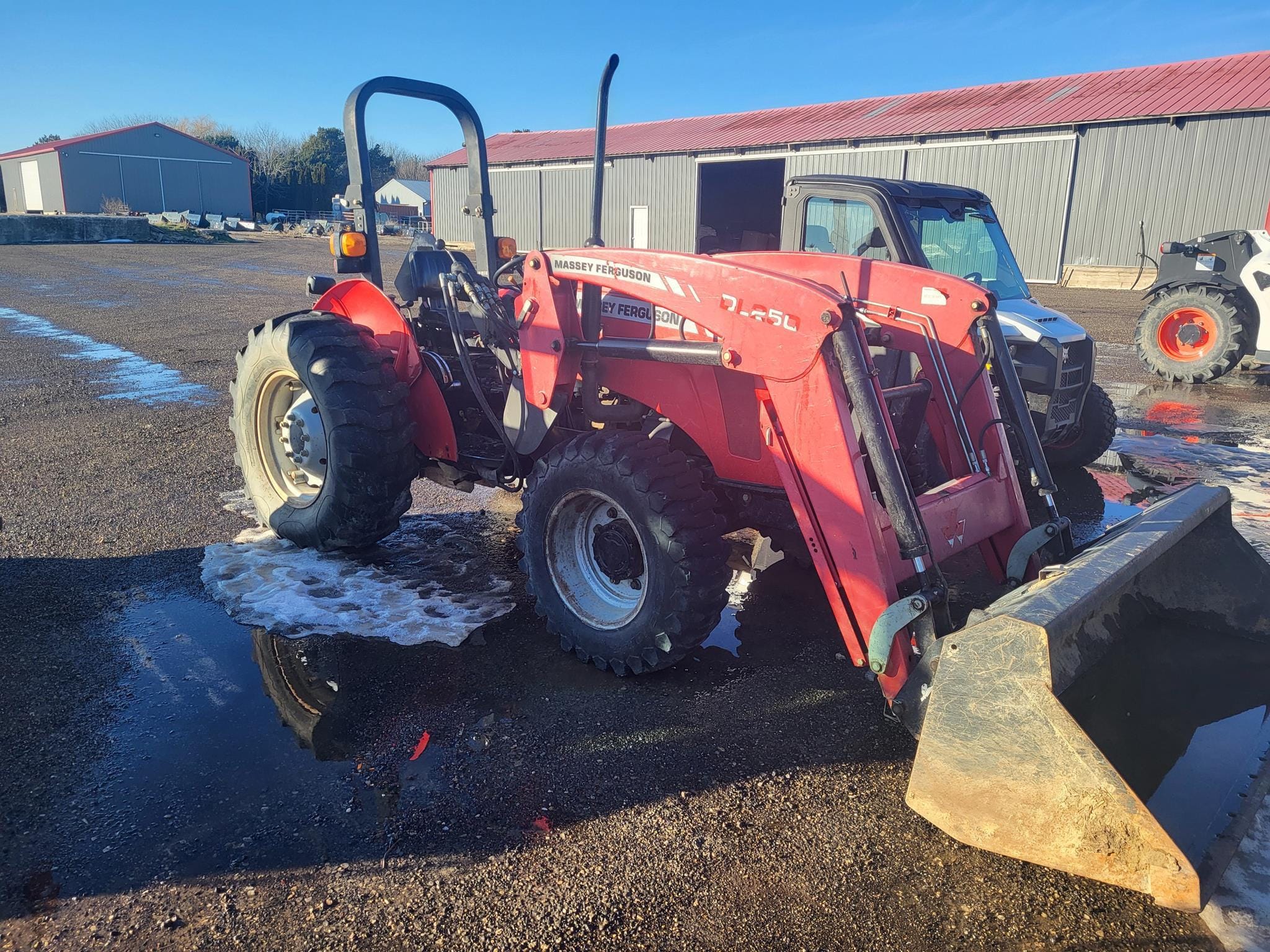 2009 Massey Ferguson 2615 Equipment Image0