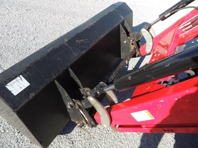 Image of Massey Ferguson 2615 equipment image 4