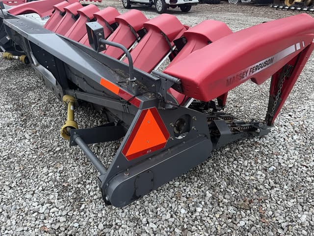 Image of Massey Ferguson 3000 equipment image 2