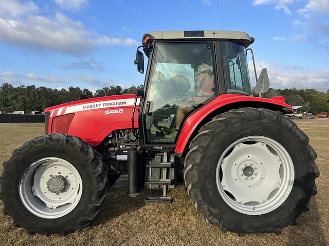 Image of Massey Ferguson 5455 equipment image 1