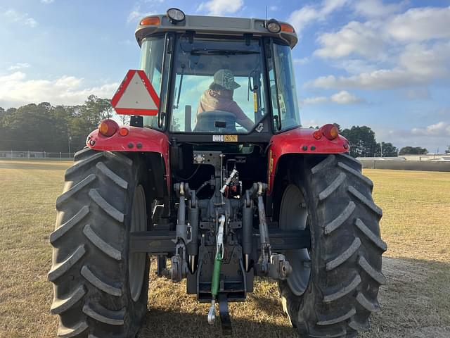 Image of Massey Ferguson 5455 equipment image 3