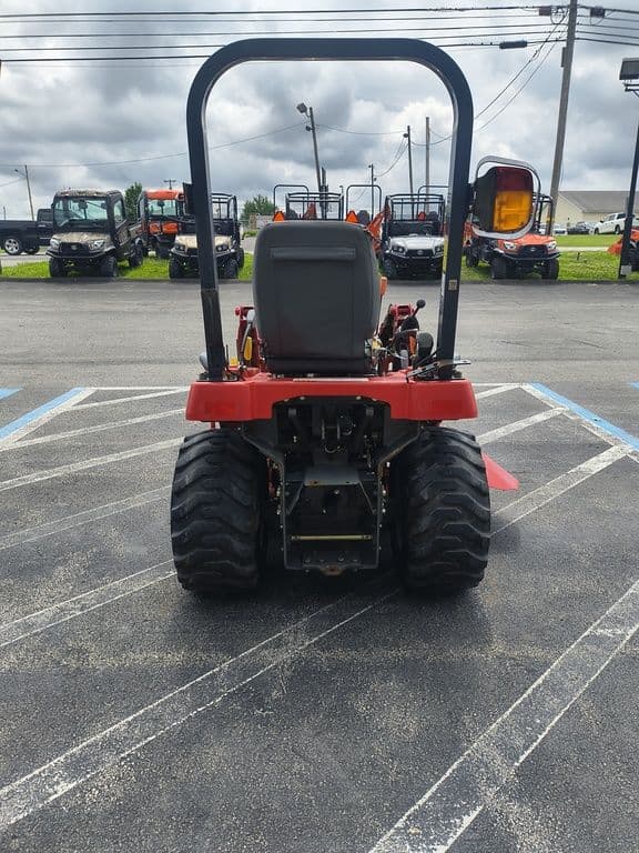 Image of Massey Ferguson GC2400 equipment image 2