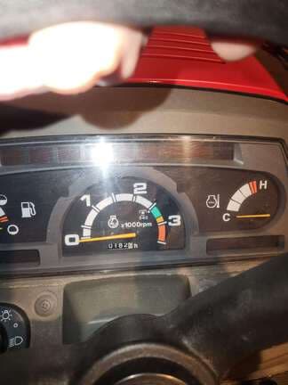 Image of Massey Ferguson GC2400 equipment image 4