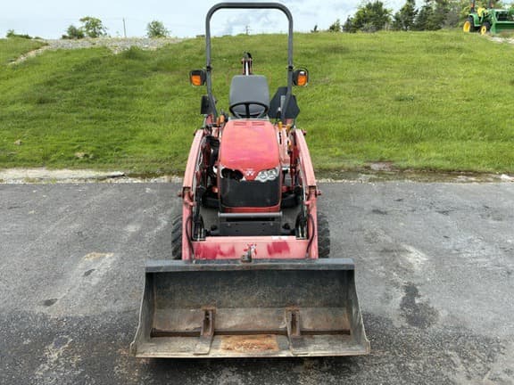 Image of Massey Ferguson GC2610 equipment image 2