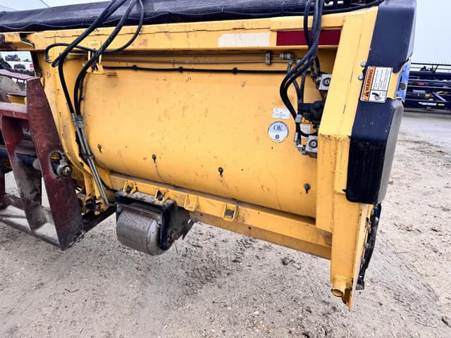 Image of New Holland 290FP equipment image 4