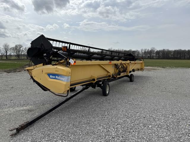 Image of New Holland 740CF equipment image 4
