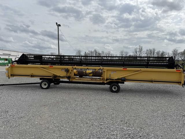 Image of New Holland 740CF equipment image 3