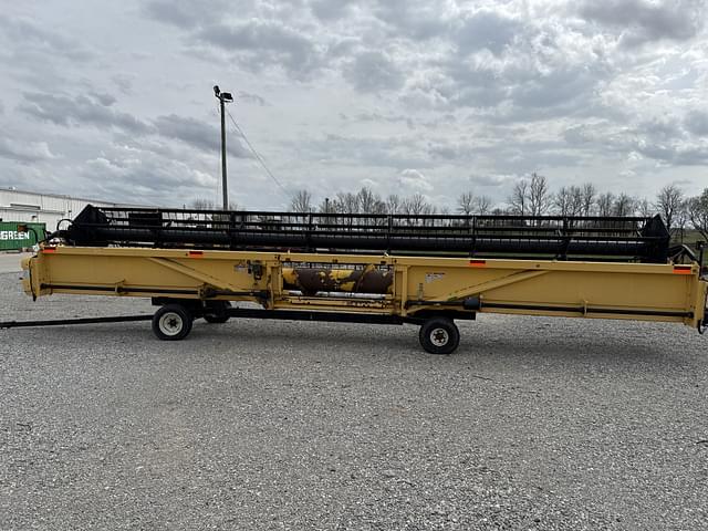 Image of New Holland 740CF equipment image 3
