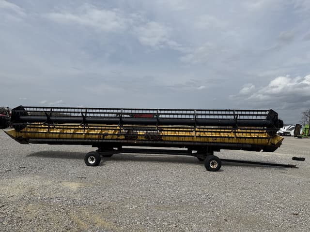 Image of New Holland 74C-35F equipment image 2